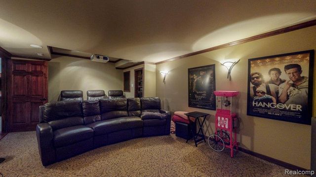 29148 Bradmoor Court, Farmington Hills, MI 48334