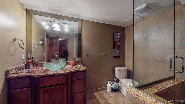 29148 Bradmoor Court, Farmington Hills, MI 48334