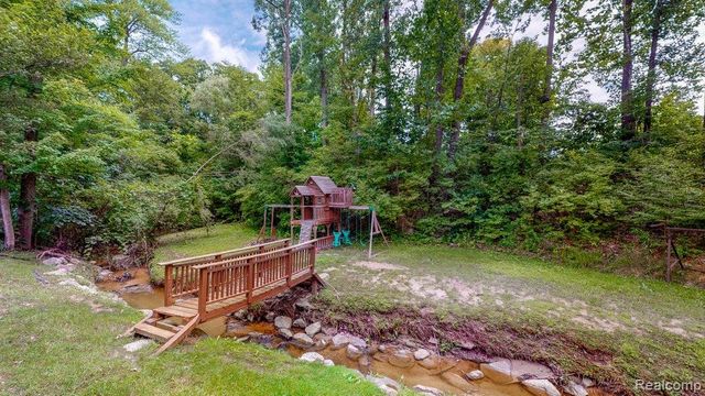 29148 Bradmoor Court, Farmington Hills, MI 48334