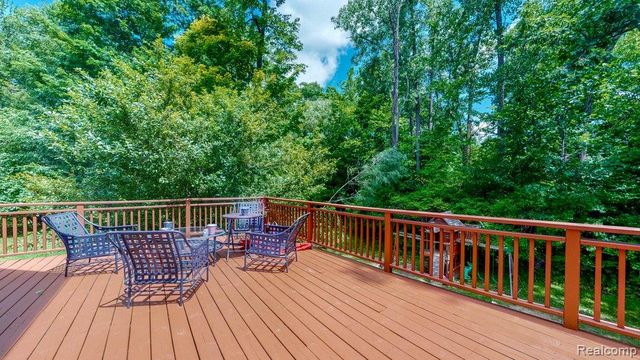 29148 Bradmoor Court, Farmington Hills, MI 48334