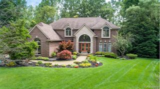 29148 Bradmoor Court, Farmington Hills, MI 48334