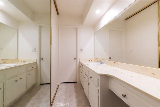 5320 Zelzah Avenue 314, Encino, CA 91316