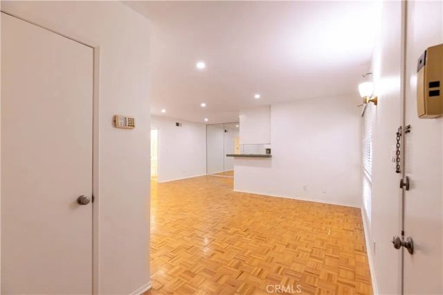 5320 Zelzah Avenue 314, Encino, CA 91316