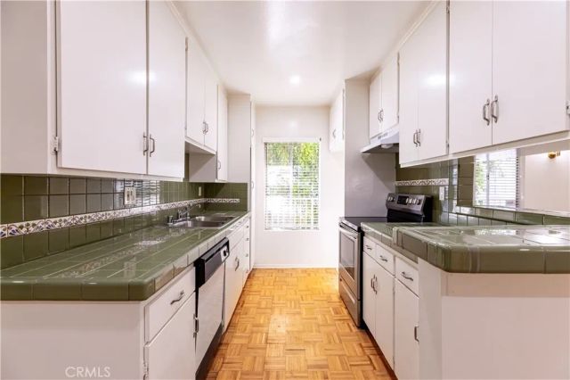 5320 Zelzah Avenue 314, Encino, CA 91316