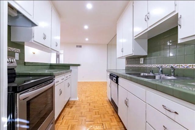 5320 Zelzah Avenue 314, Encino, CA 91316