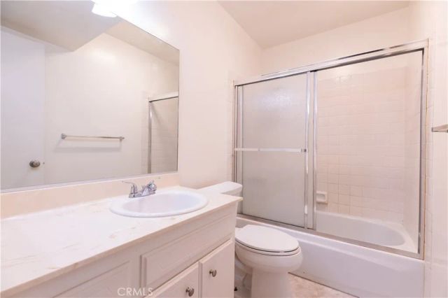 5320 Zelzah Avenue 314, Encino, CA 91316