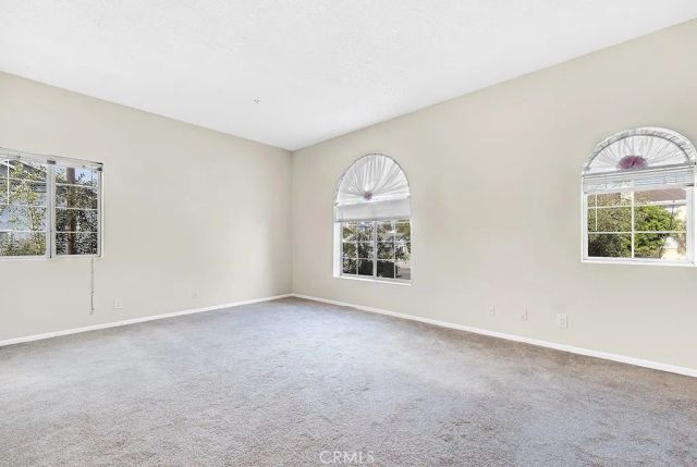 15044 Nordhoff 1, North Hills, CA 91343