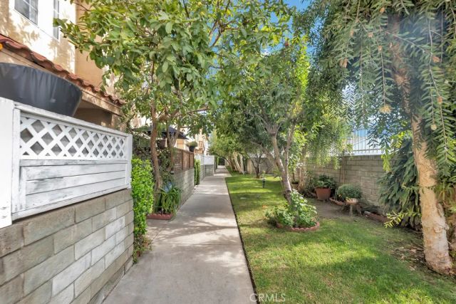 15044 Nordhoff 1, North Hills, CA 91343