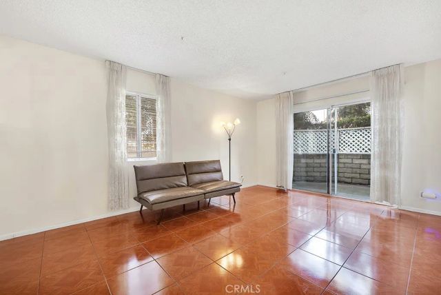 15044 Nordhoff 1, North Hills, CA 91343