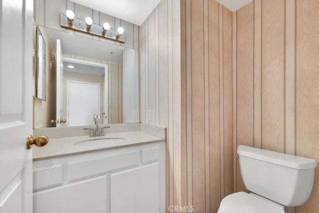 15044 Nordhoff 1, North Hills, CA 91343