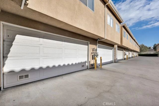 15044 Nordhoff 1, North Hills, CA 91343