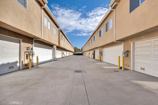 15044 Nordhoff 1, North Hills, CA 91343