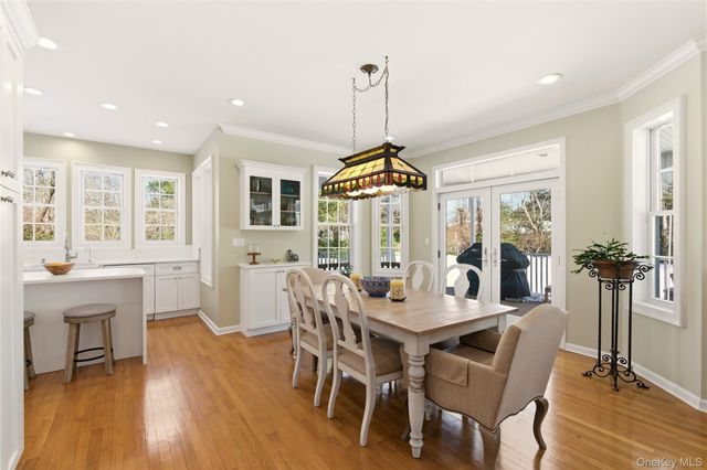 6 Empire Court, Dix Hills, NY 11746