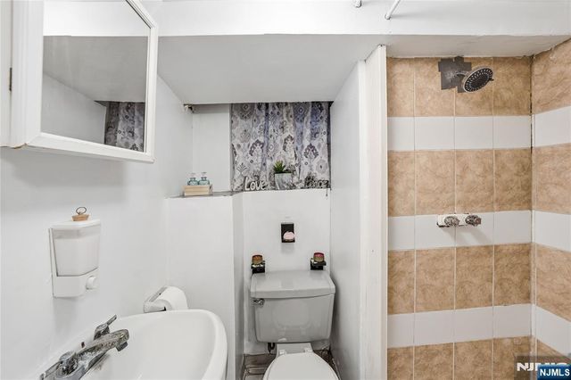 8401 2nd Avenue, North Bergen, NJ 07047