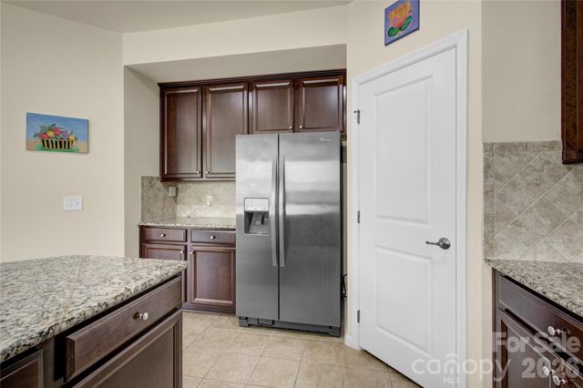 817 Wingthorn Rose Drive, Gastonia, NC 28056