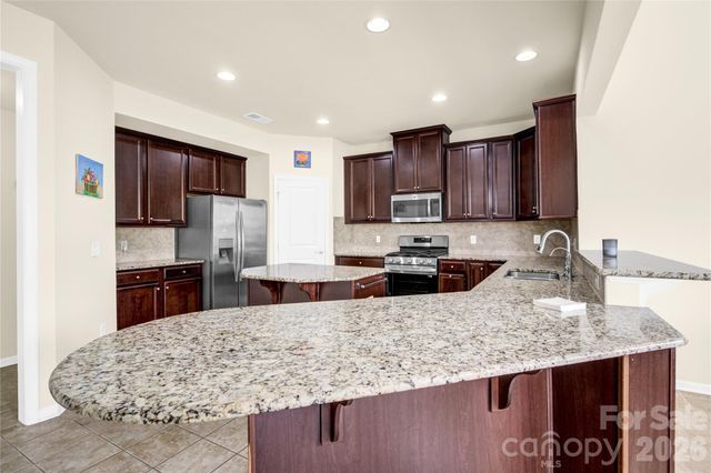 817 Wingthorn Rose Drive, Gastonia, NC 28056