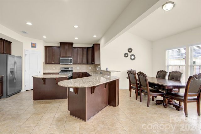 817 Wingthorn Rose Drive, Gastonia, NC 28056