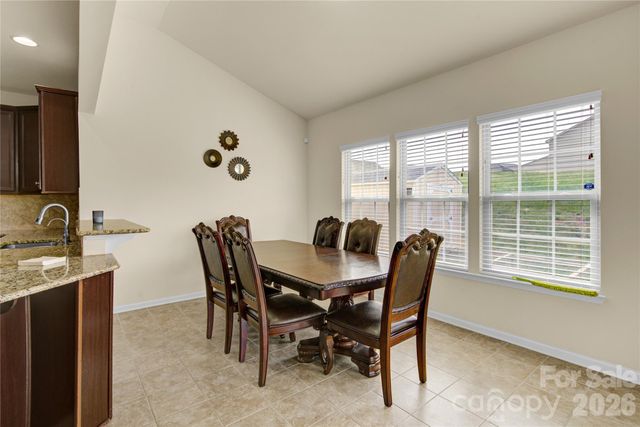 817 Wingthorn Rose Drive, Gastonia, NC 28056