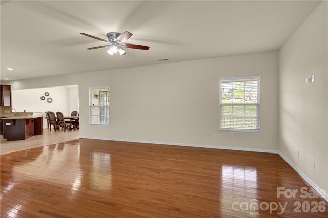 817 Wingthorn Rose Drive, Gastonia, NC 28056