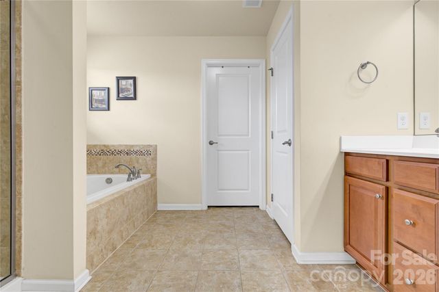 817 Wingthorn Rose Drive, Gastonia, NC 28056