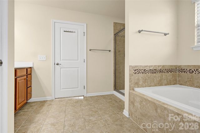 817 Wingthorn Rose Drive, Gastonia, NC 28056
