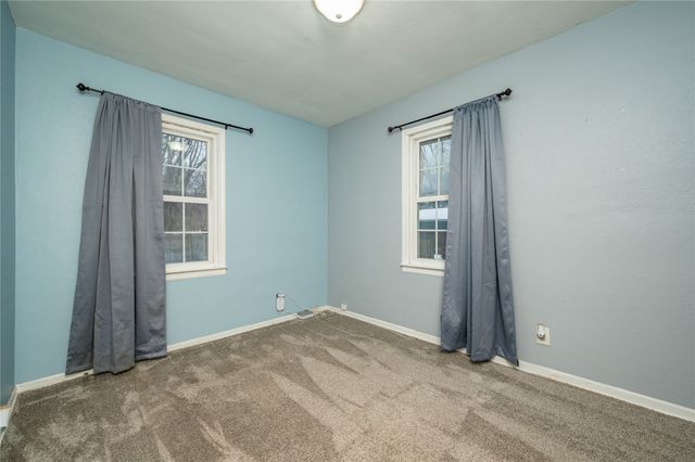 3103 E Shawnee Avenue, Des Moines, IA 50317