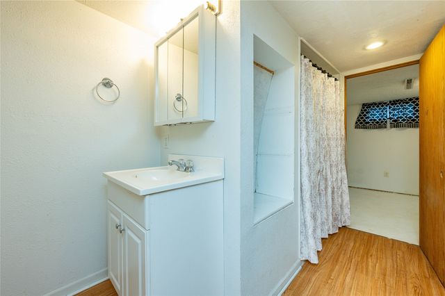 3103 E Shawnee Avenue, Des Moines, IA 50317