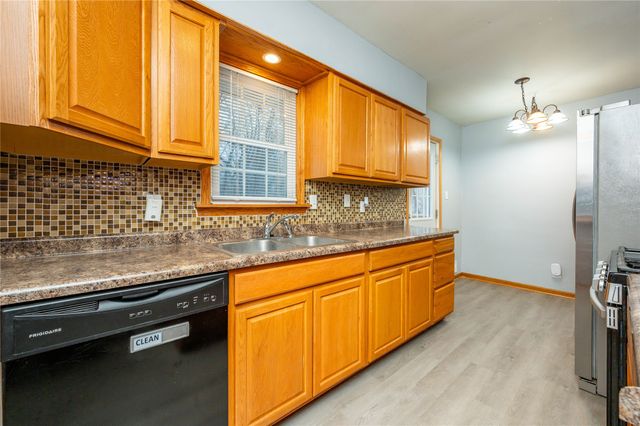 3103 E Shawnee Avenue, Des Moines, IA 50317