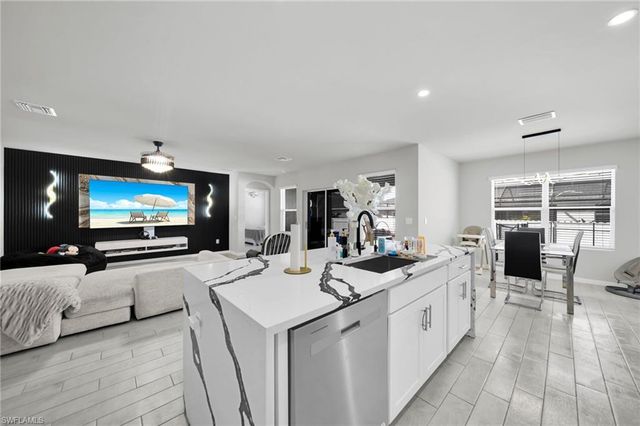 312 NW 17th PL, Cape Coral, FL 33993