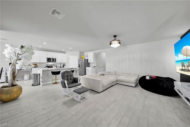 312 NW 17th PL, Cape Coral, FL 33993