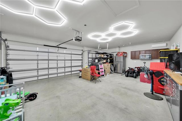 312 NW 17th PL, Cape Coral, FL 33993