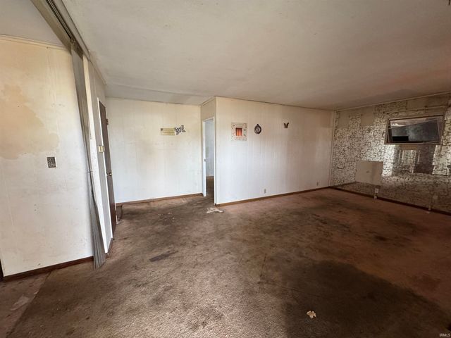 816 N Knight Circle, Marion, IN 46952