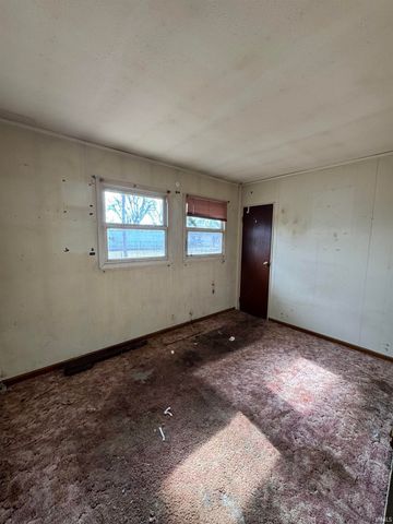 816 N Knight Circle, Marion, IN 46952