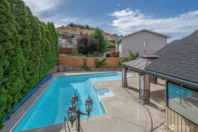 1513 Apollo Place, Wenatchee, WA 98801