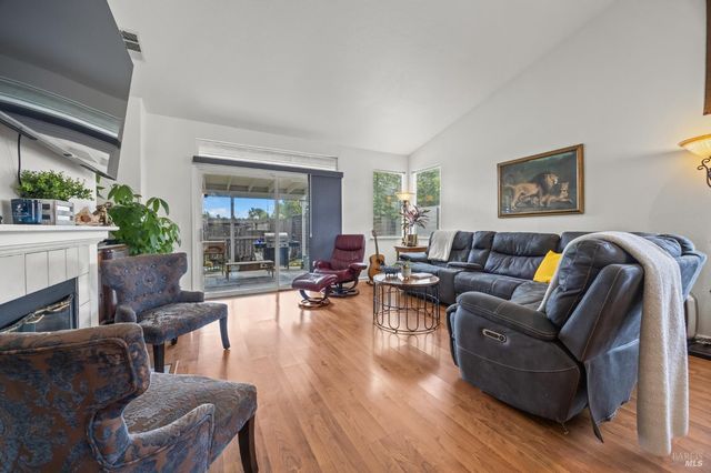 1007 Mayfield Way, Suisun City, CA 94585