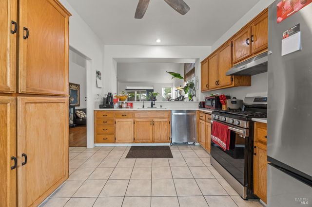 1007 Mayfield Way, Suisun City, CA 94585