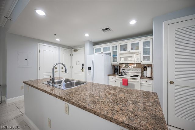 30 Strada Di Villaggio 134, Henderson, NV 89011