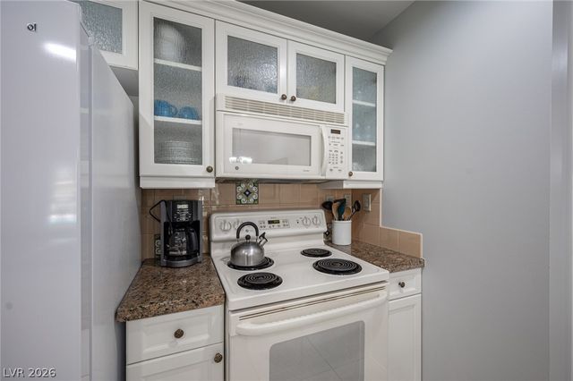 30 Strada Di Villaggio 134, Henderson, NV 89011