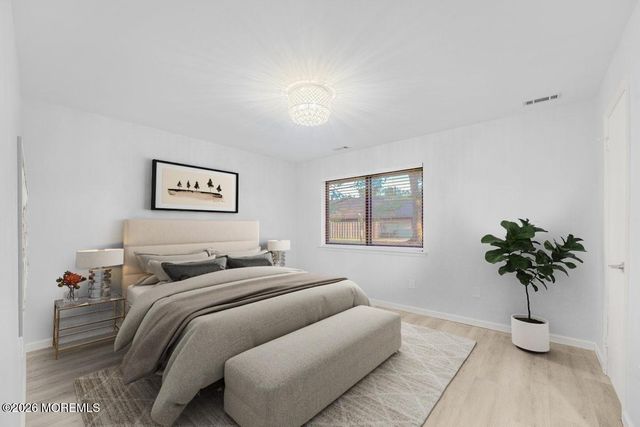 16 E Bluebell Lane, Mount Laurel, NJ 08054