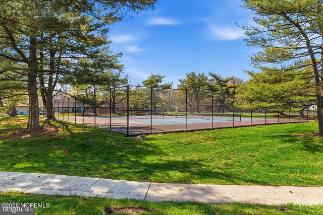 16 E Bluebell Lane, Mount Laurel, NJ 08054