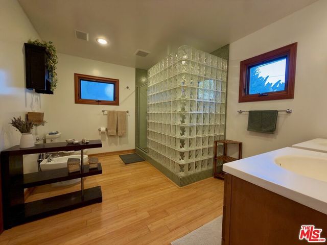 3735 Edenhurst Avenue, Los Angeles, CA 90039