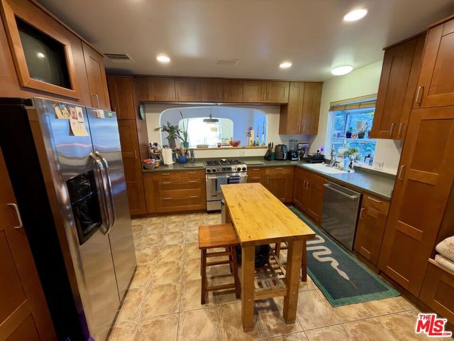 3735 Edenhurst Avenue, Los Angeles, CA 90039