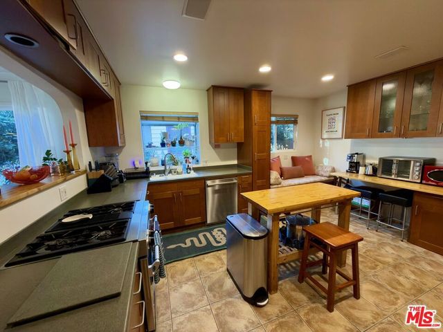 3735 Edenhurst Avenue, Los Angeles, CA 90039