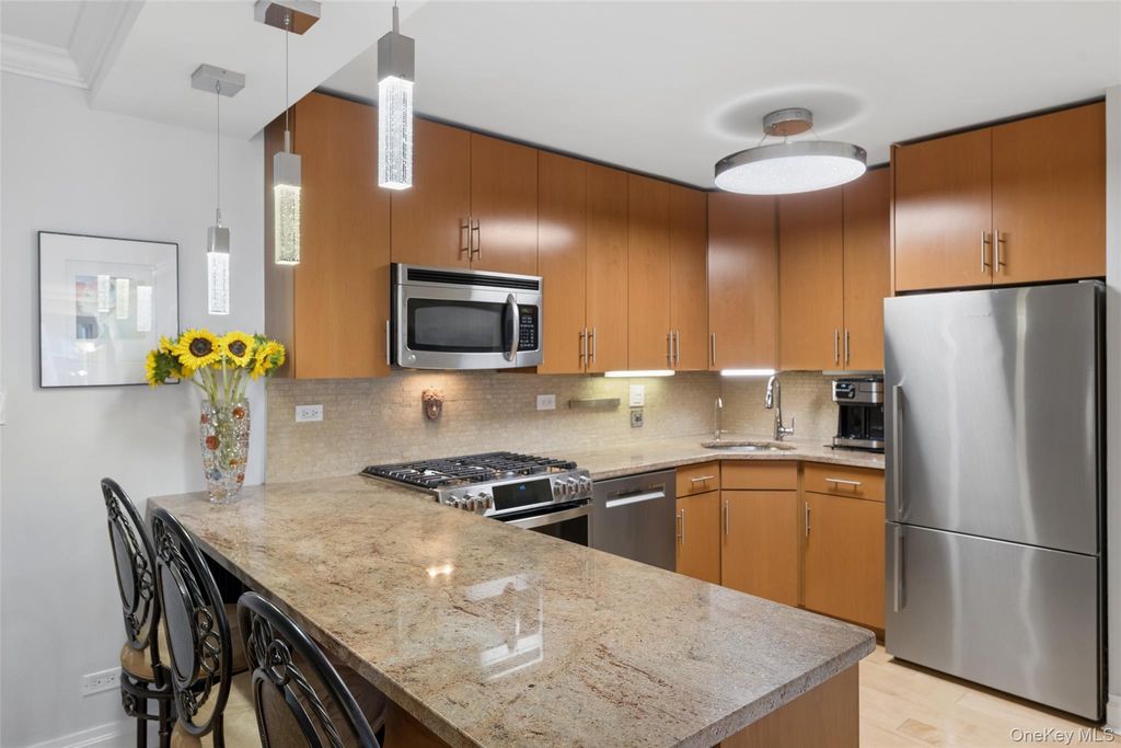 18-05 215th Street 12F, Bayside, NY 11360 — photo 4