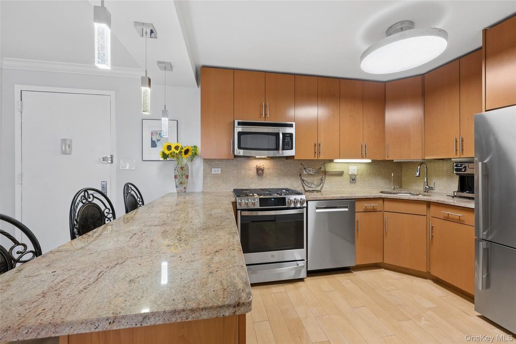 18-05 215th Street 12F, Bayside, NY 11360 — photo 5