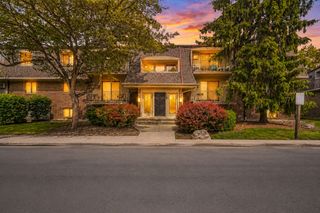 138 E Bailey Road M, Naperville, IL 60565
