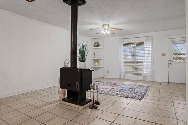 130 Lago Dr, Sandia, TX 78383