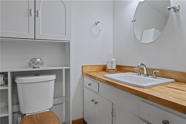 130 Lago Dr, Sandia, TX 78383