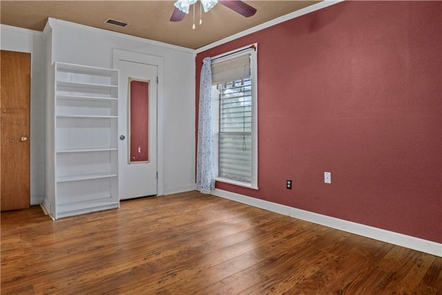 130 Lago Dr, Sandia, TX 78383