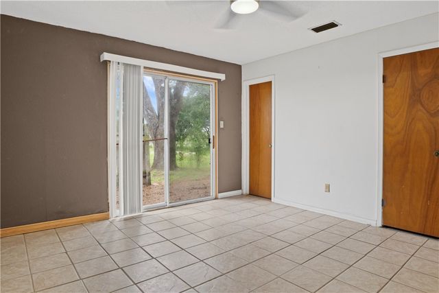 130 Lago Dr, Sandia, TX 78383